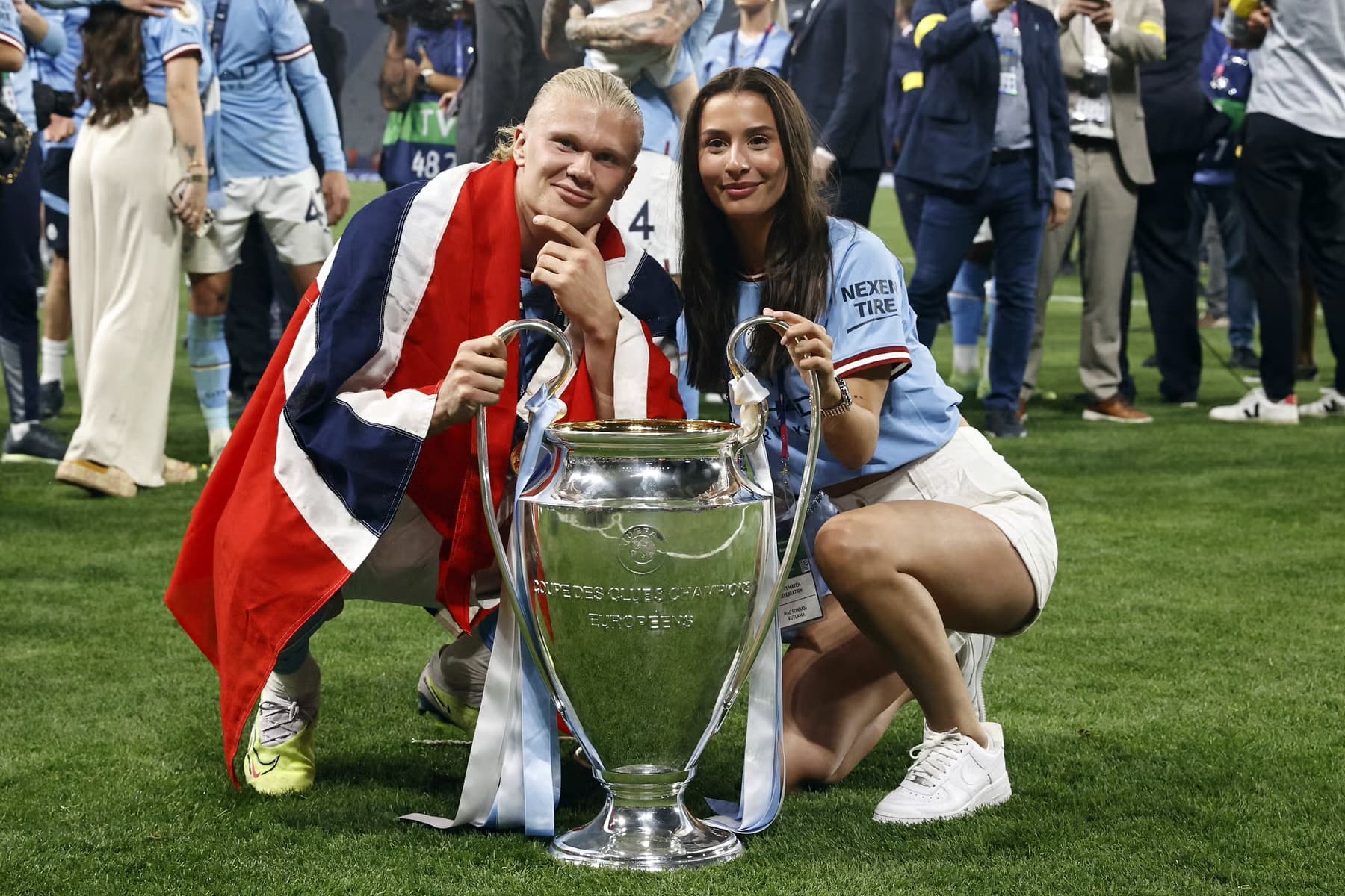 Isabel Haugseng Johansen and Erling Haaland photographed together at a public event